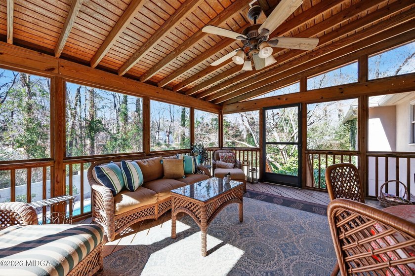 Located on cul de sac in highly desirable St Andrews in Country - photo 7
