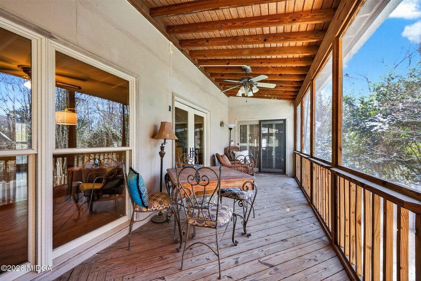 Located on cul de sac in highly desirable St Andrews in Country - photo 8