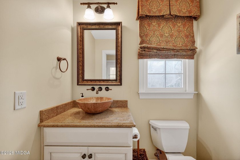 Located on cul de sac in highly desirable St Andrews in Country - photo 9