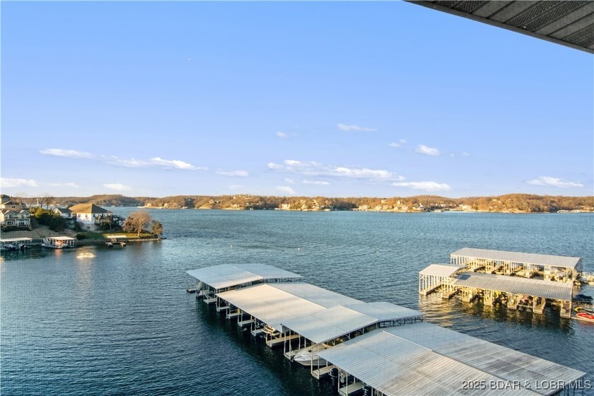 Welcome to your dream retreat! This immaculate 3-bedroom, 2-bath - photo 4
