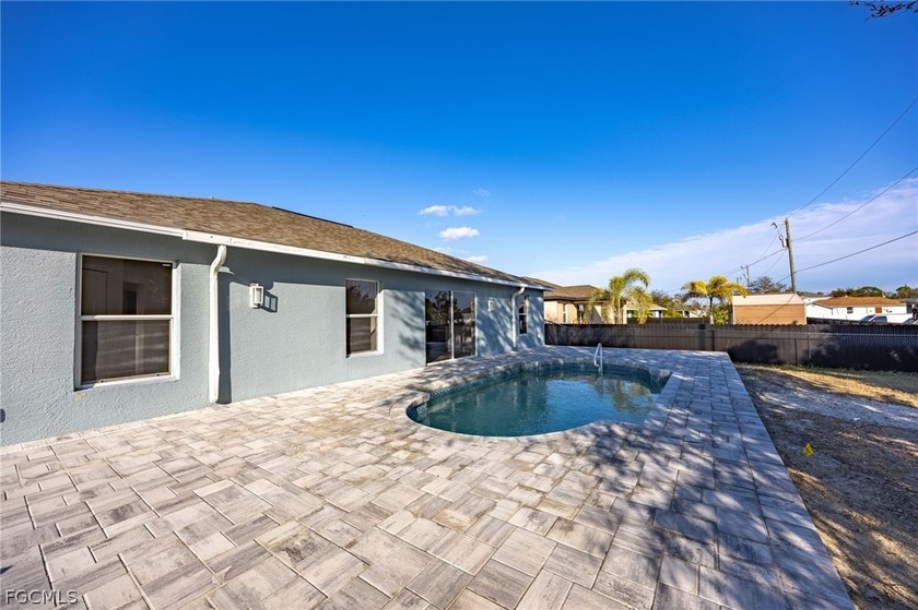 Nestled in NW Cape Coral, this beautifully refreshed 3-bedroom - photo 31