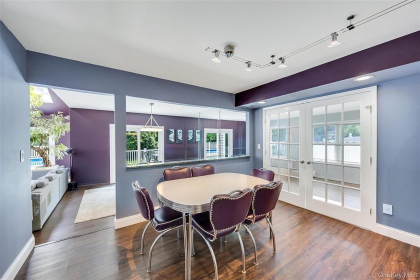 Welcome Home To 859 Pine Avenue, West Islip: A Stunning - photo 13