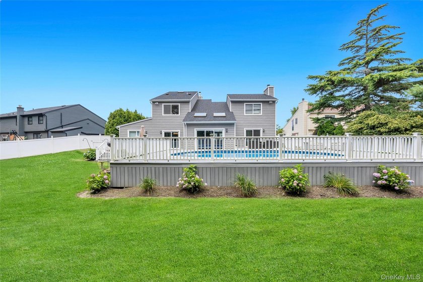 Welcome Home To 859 Pine Avenue, West Islip: A Stunning - photo 35