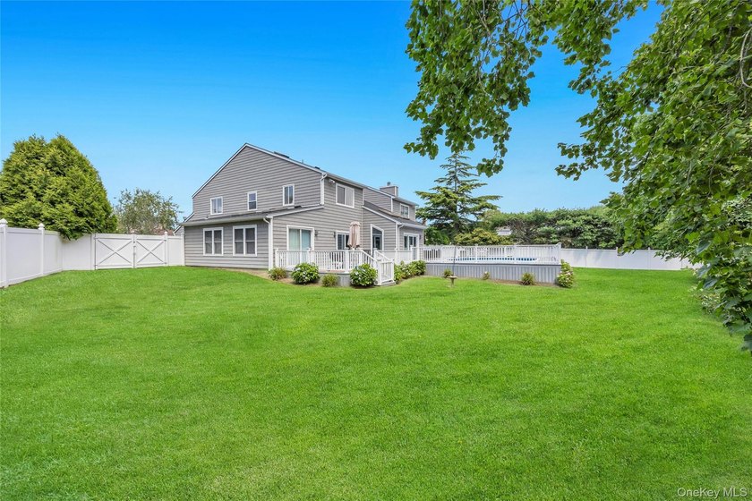 Welcome Home To 859 Pine Avenue, West Islip: A Stunning - photo 36