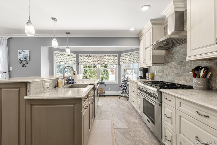Welcome to this charming and well-maintained 3-bedroom, 3-bath - photo 5