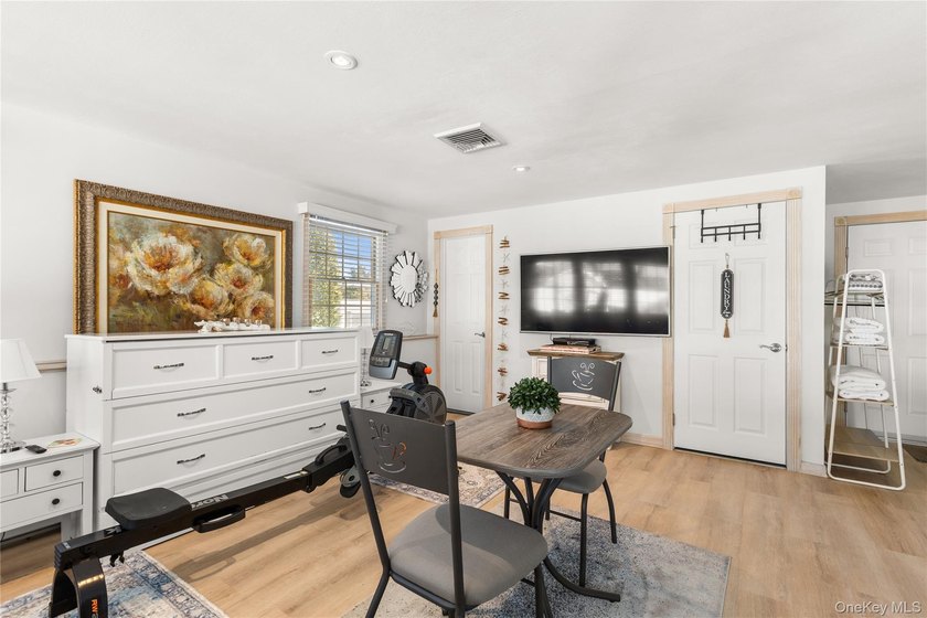 Welcome to this charming and well-maintained 3-bedroom, 3-bath - photo 9