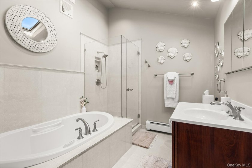 Welcome to this charming and well-maintained 3-bedroom, 3-bath - photo 10