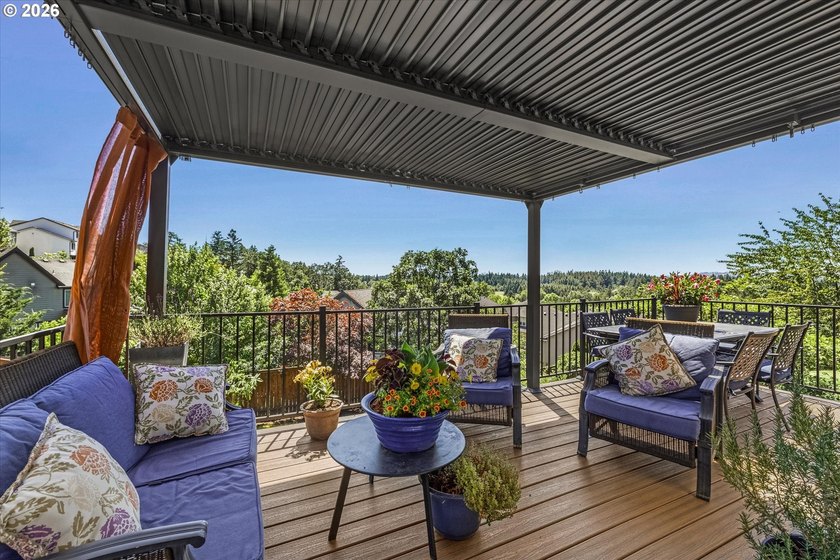 Wake up to golf course views, unwind on the deck at sunset, and - photo 15