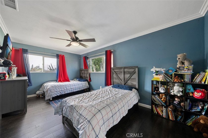Welcome to 4228 Ostrom Ave., a beautiful and spacious family - photo 26