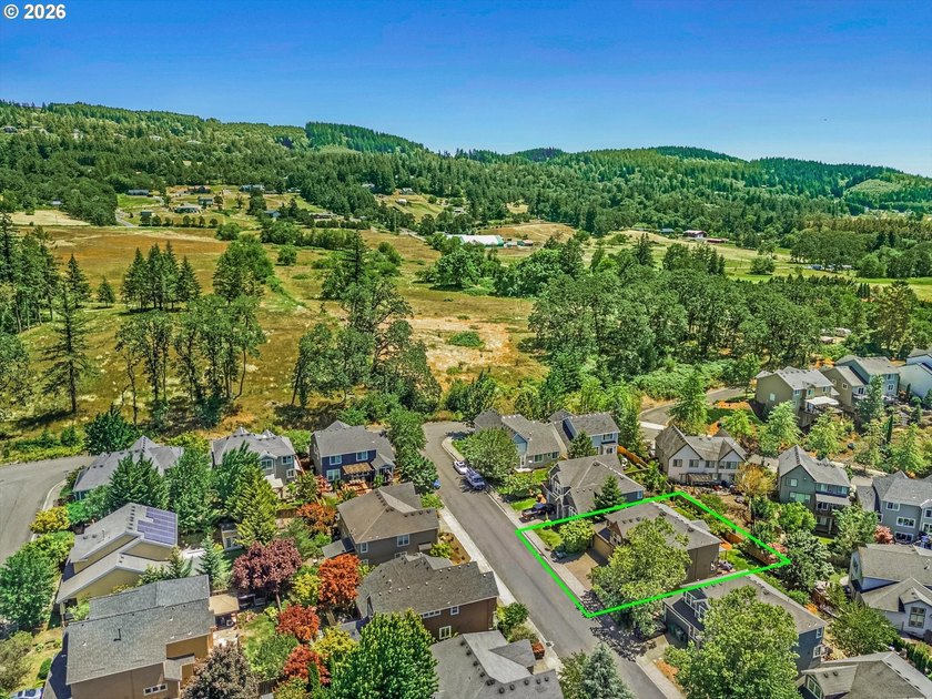 Wake up to golf course views, unwind on the deck at sunset, and - photo 32