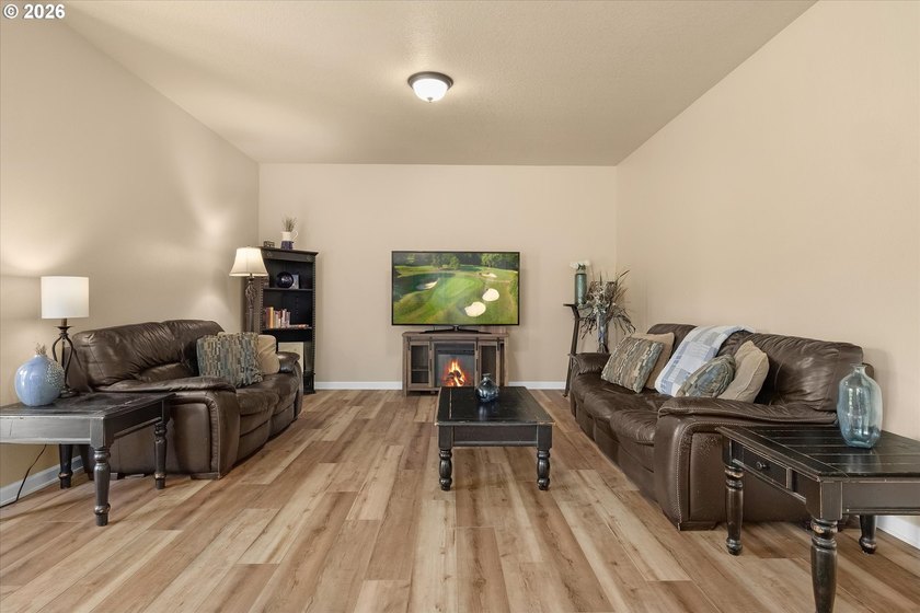 Wake up to golf course views, unwind on the deck at sunset, and - photo 41