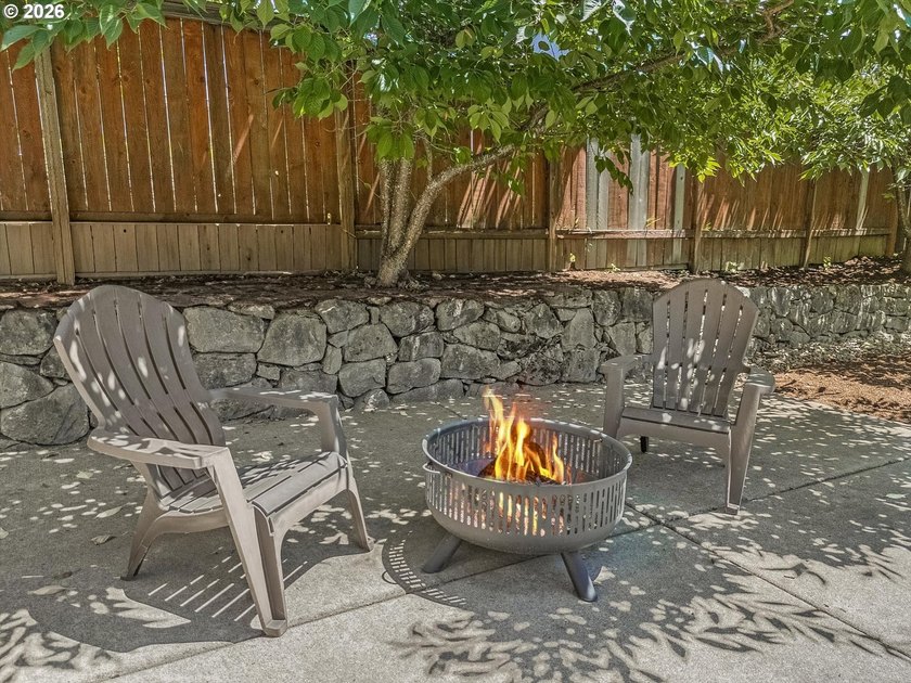Wake up to golf course views, unwind on the deck at sunset, and - photo 44