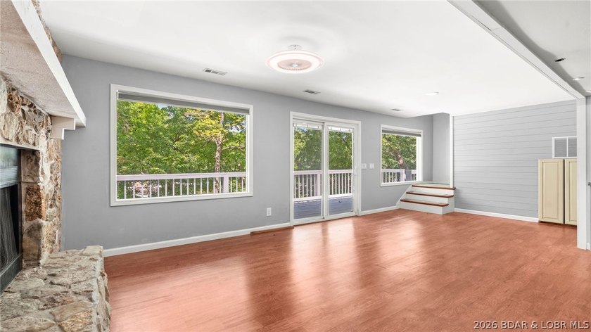 Located at the 3MM of the Big Niangua, this 3-bedroom, 2.5-bath - photo 12