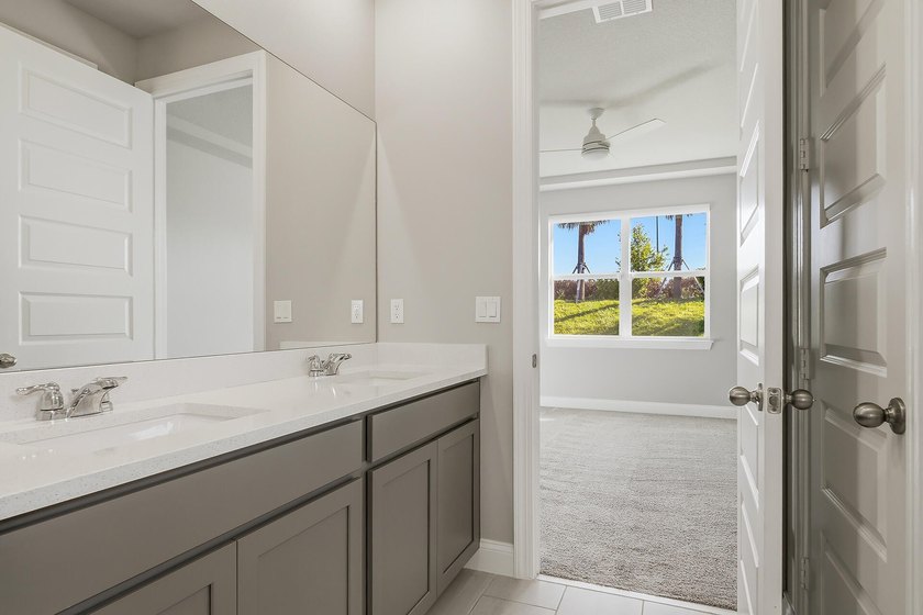 SELLER MOTIVATED!! Experience modern living in this newly built - photo 16