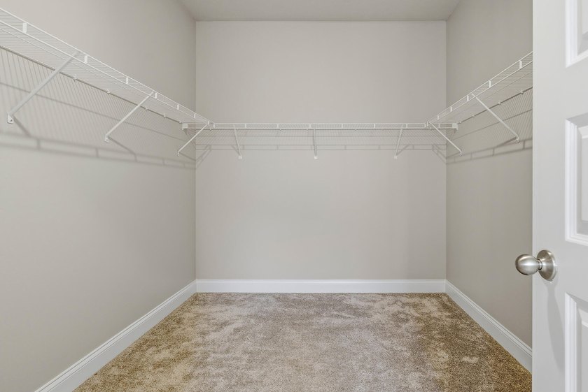 SELLER MOTIVATED!! Experience modern living in this newly built - photo 17