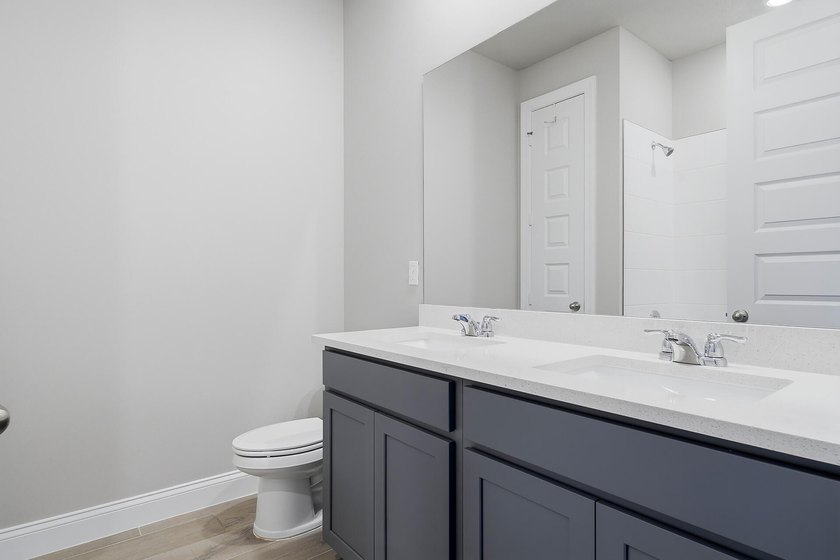 SELLER MOTIVATED!! Experience modern living in this newly built - photo 22