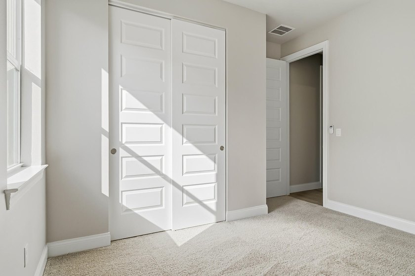 SELLER MOTIVATED!! Experience modern living in this newly built - photo 25