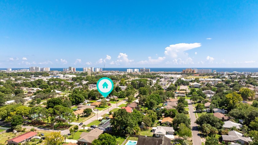 This impeccably renovated home is ready to move in! From the - photo 4