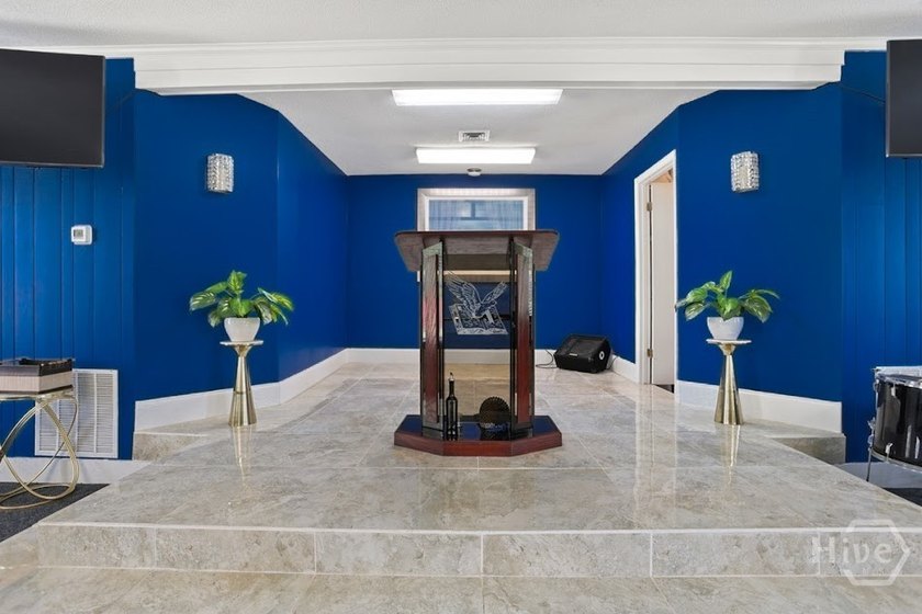 Exceptional opportunity to own a well-maintained Special Purpose - photo 15