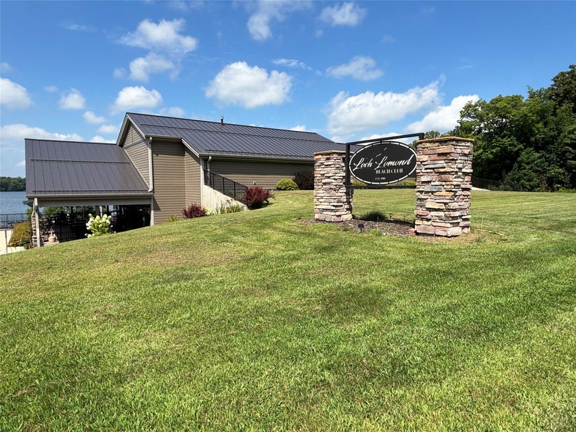 Welcome to this beautifully updated 3-bedroom, 2-bath home set - photo 20