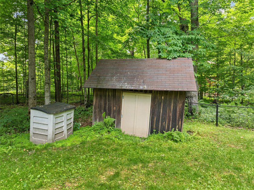 Welcome to this beautifully updated 3-bedroom, 2-bath home set - photo 36