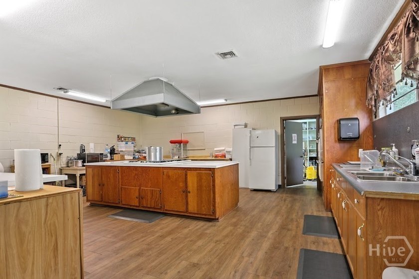 Exceptional opportunity to own a well-maintained Special Purpose - photo 38