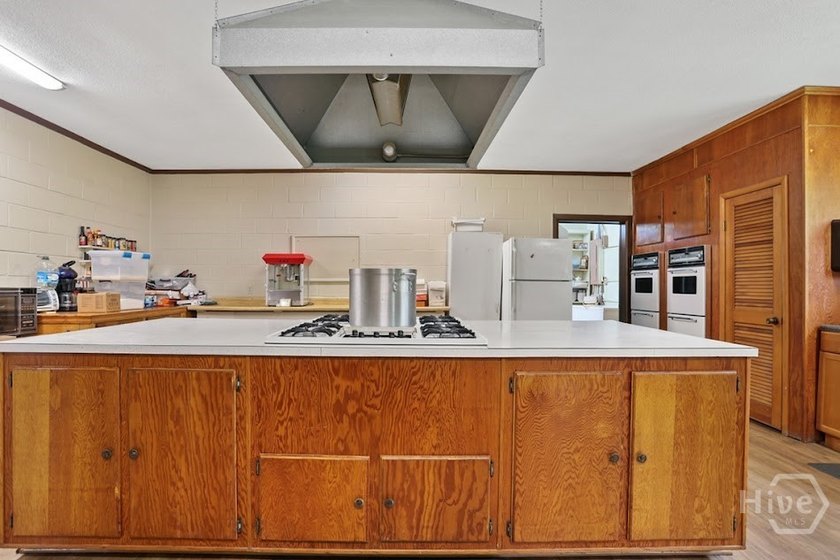 Exceptional opportunity to own a well-maintained Special Purpose - photo 42