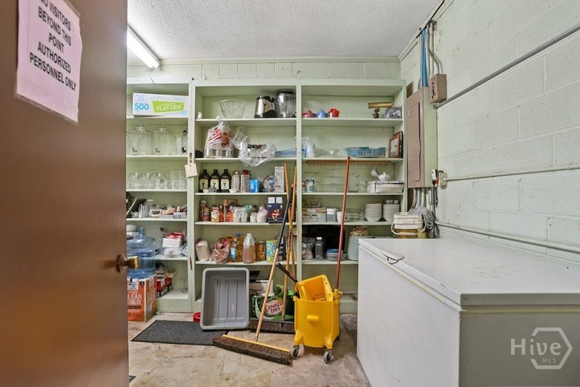 Exceptional opportunity to own a well-maintained Special Purpose - photo 44