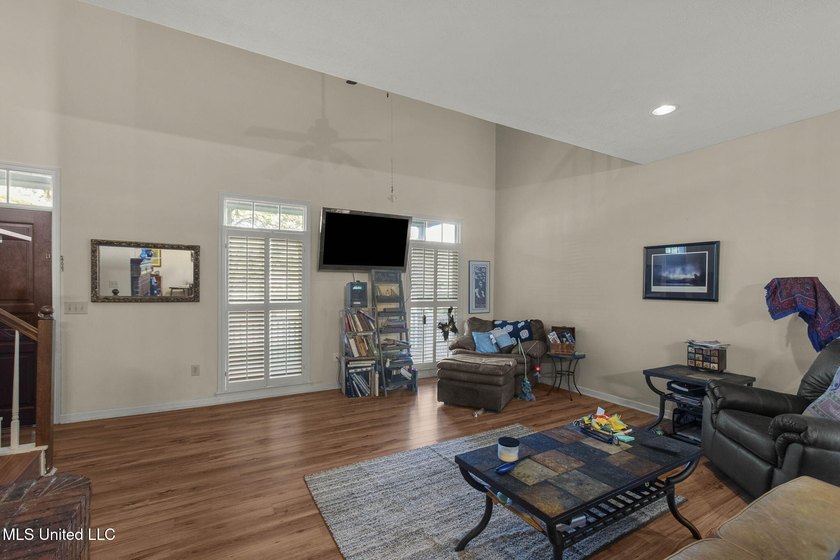 Welcome to this beautifully maintained 3-bedroom patio home - photo 15