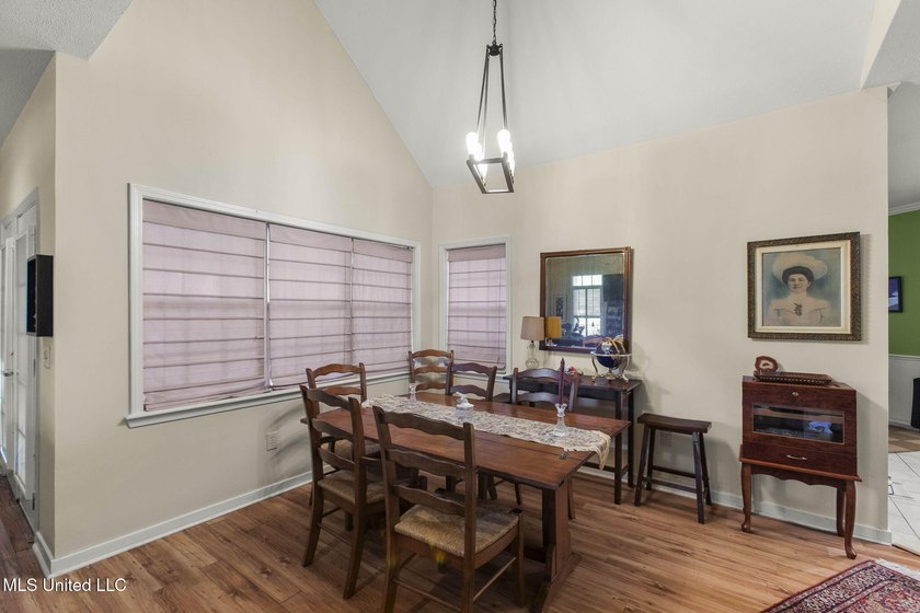 Welcome to this beautifully maintained 3-bedroom patio home - photo 17