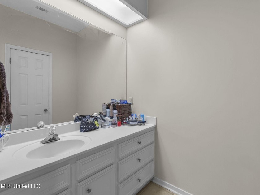 Welcome to this beautifully maintained 3-bedroom patio home - photo 21