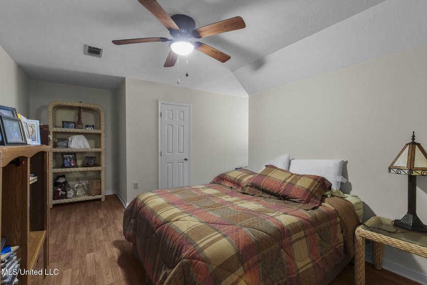 Welcome to this beautifully maintained 3-bedroom patio home - photo 27