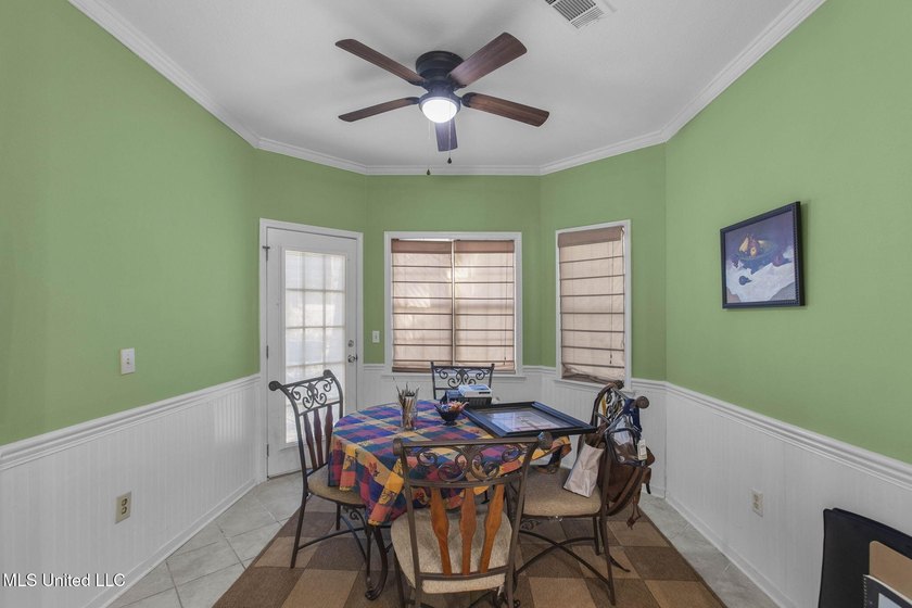 Welcome to this beautifully maintained 3-bedroom patio home - photo 37