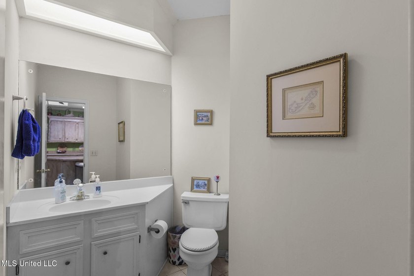 Welcome to this beautifully maintained 3-bedroom patio home - photo 39