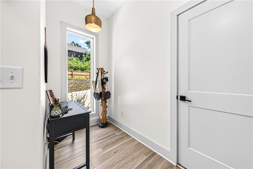 100+ FEET OF CHATTAHOOCHEE RIVER FRONTAGE AND A MODERN HOME TO - photo 11