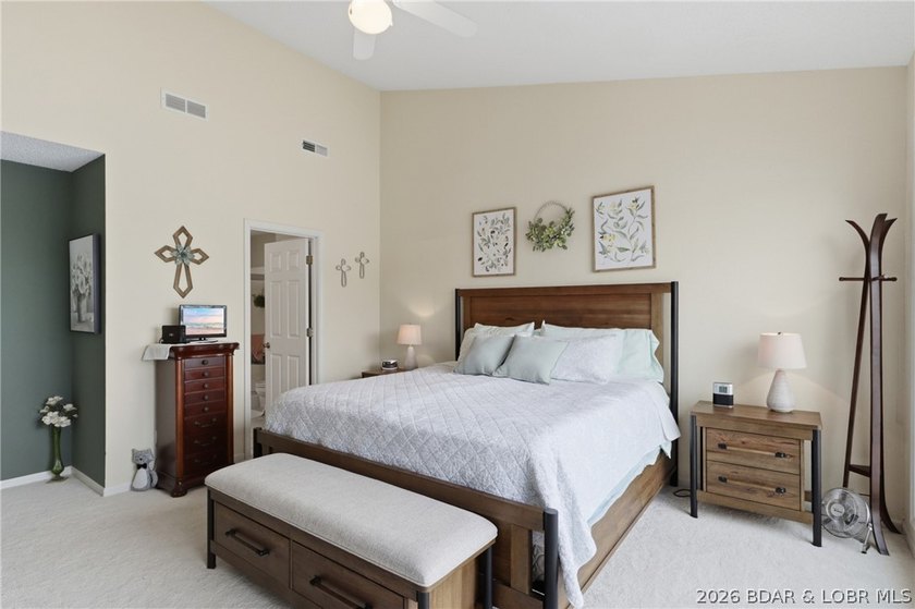 Rare opportunity to own a top-floor condo at Horizons - photo 13
