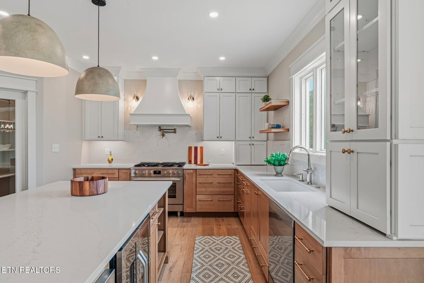 Introducing Magnolia Manor, an exclusive boutique community in - photo 17
