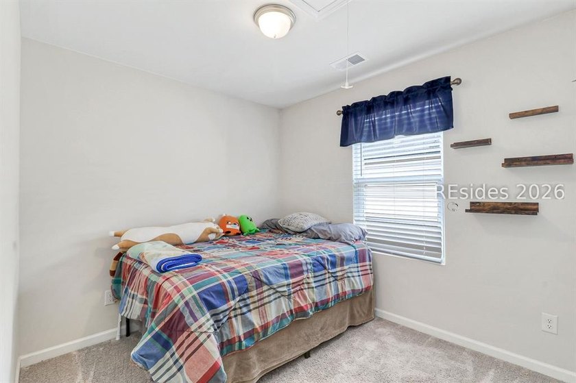 Beautifully maintained and move-in ready home! This 3-bedroom, 2 - photo 18