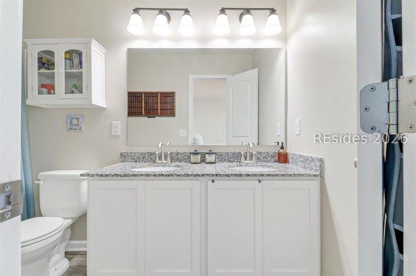 Beautifully maintained and move-in ready home! This 3-bedroom, 2 - photo 21
