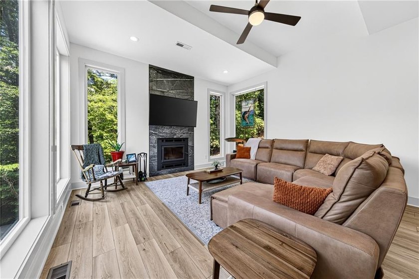 100+ FEET OF CHATTAHOOCHEE RIVER FRONTAGE AND A MODERN HOME TO - photo 31