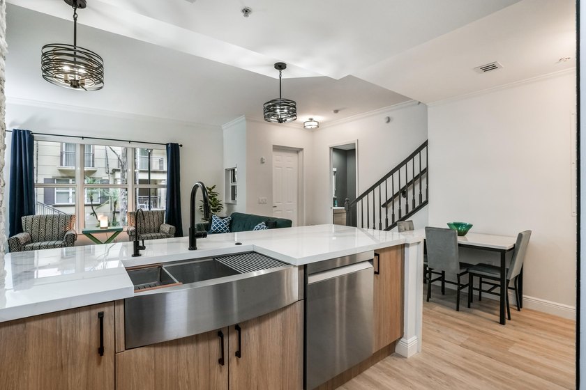 Remodeled &amp; 'FURNISHED' townhome on the main promenade at Wilton - photo 11
