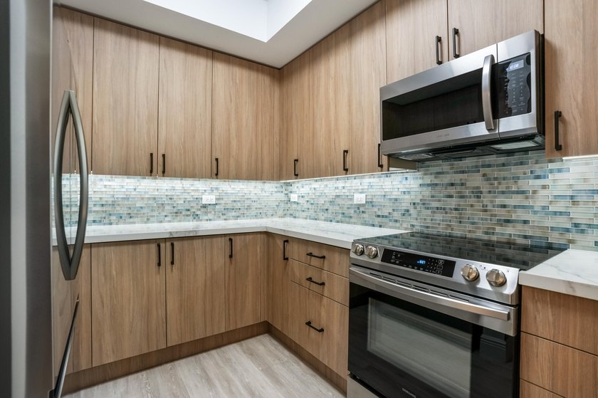 Remodeled &amp; 'FURNISHED' townhome on the main promenade at Wilton - photo 14