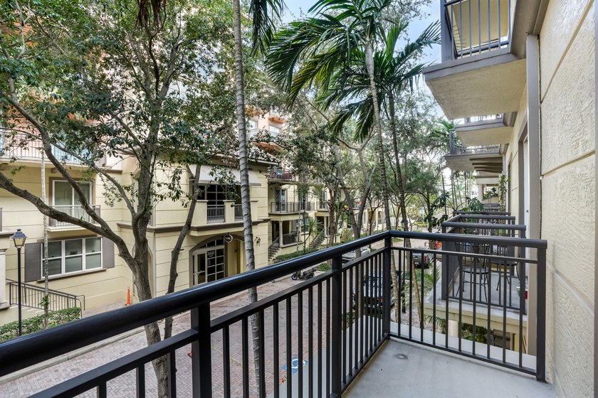 Remodeled &amp; 'FURNISHED' townhome on the main promenade at Wilton - photo 23