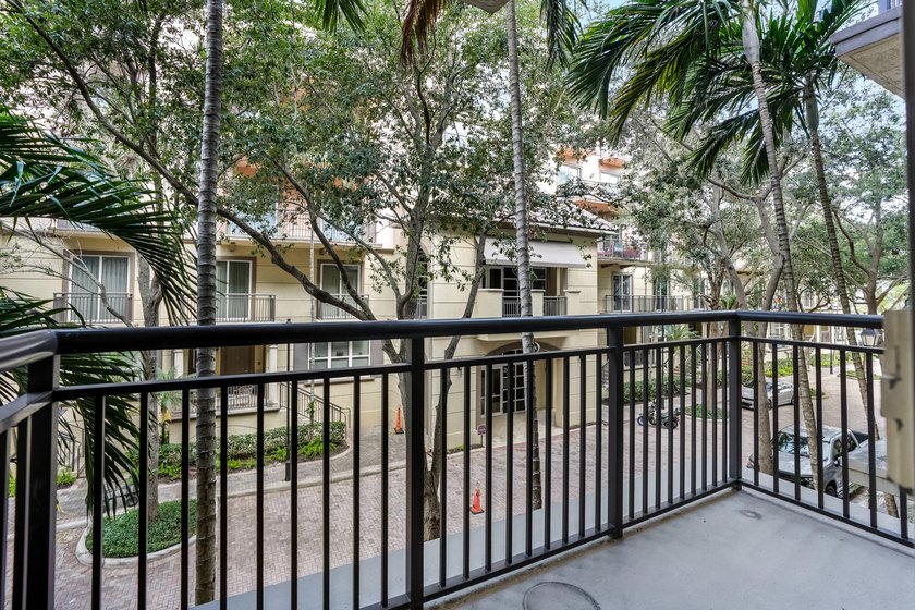 Remodeled &amp; 'FURNISHED' townhome on the main promenade at Wilton - photo 29