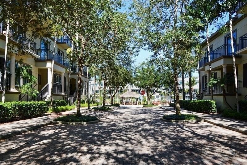 Remodeled &amp; 'FURNISHED' townhome on the main promenade at Wilton - photo 43
