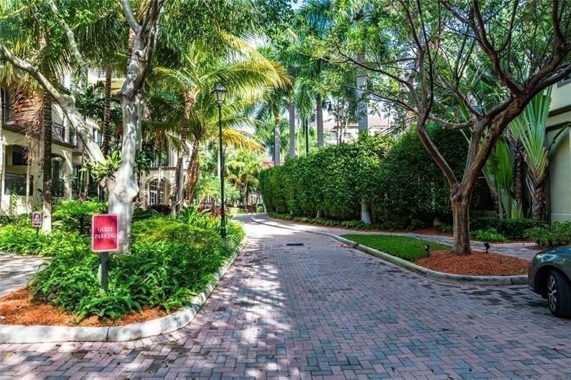 Remodeled &amp; 'FURNISHED' townhome on the main promenade at Wilton - photo 44