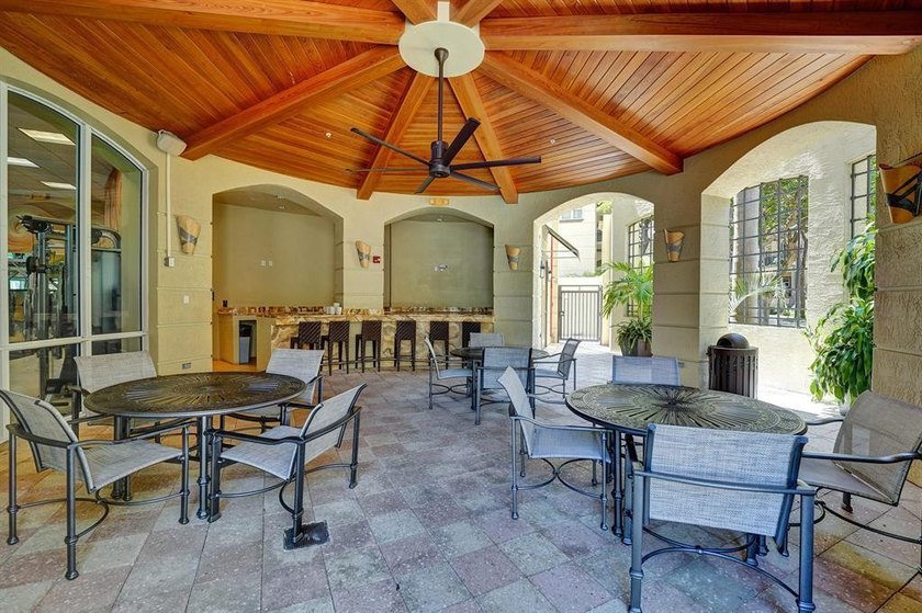 Remodeled &amp; 'FURNISHED' townhome on the main promenade at Wilton - photo 50