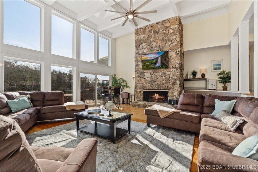 Exceptional lakefront investment opportunity in the heart of - photo 4