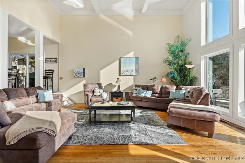 Exceptional lakefront investment opportunity in the heart of - photo 5