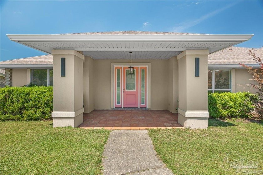 Welcome home to this beautifully updated, move-in ready - photo 5